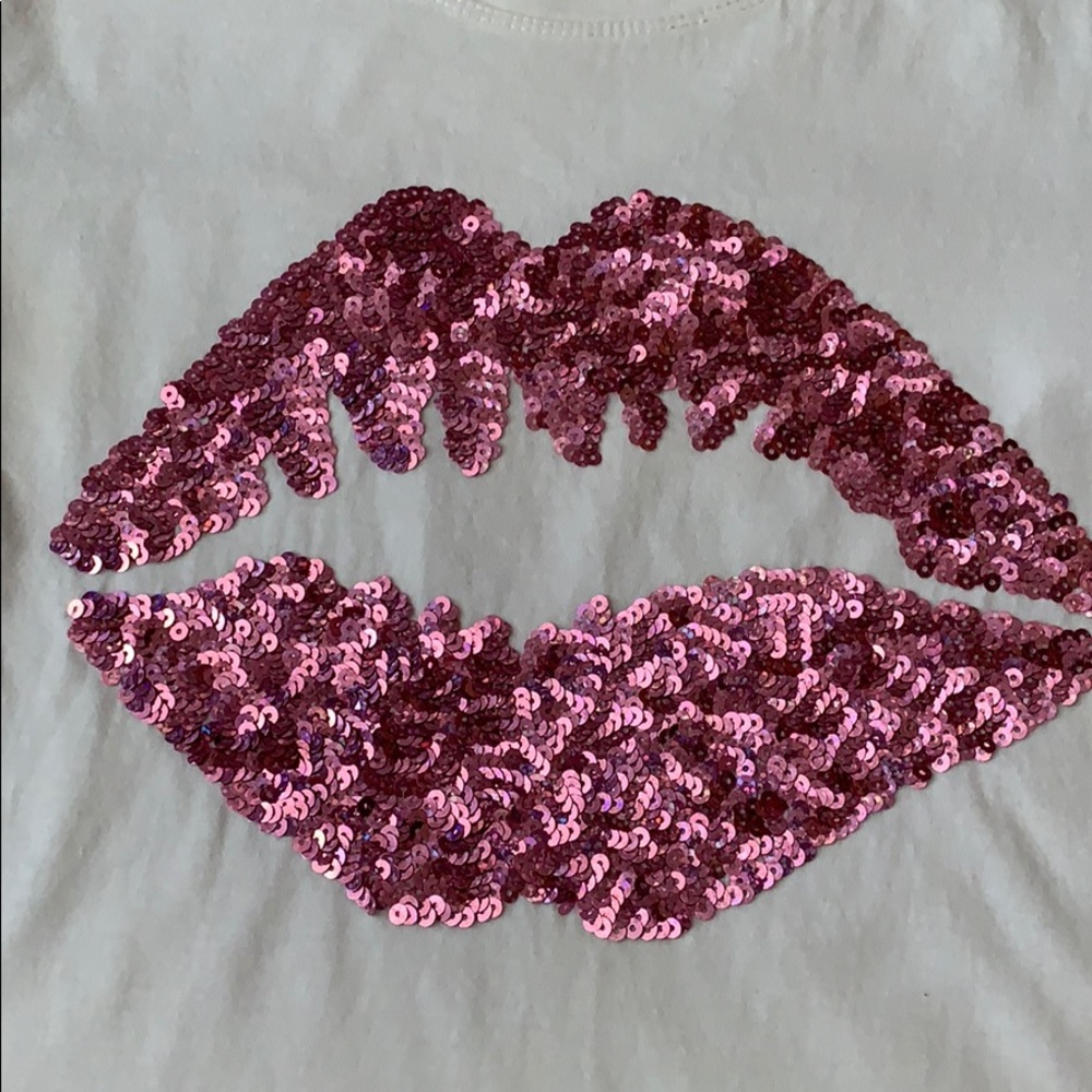 LAST CHANCE - CLOSING📍FIRM📍Lip 👄 sequins T-shirt